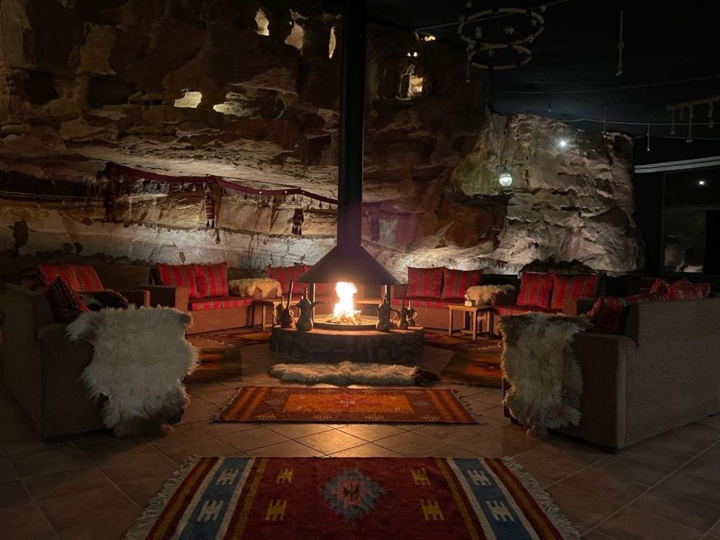 Wadi Rum Bedouin Camp Ngoại thất bức ảnh